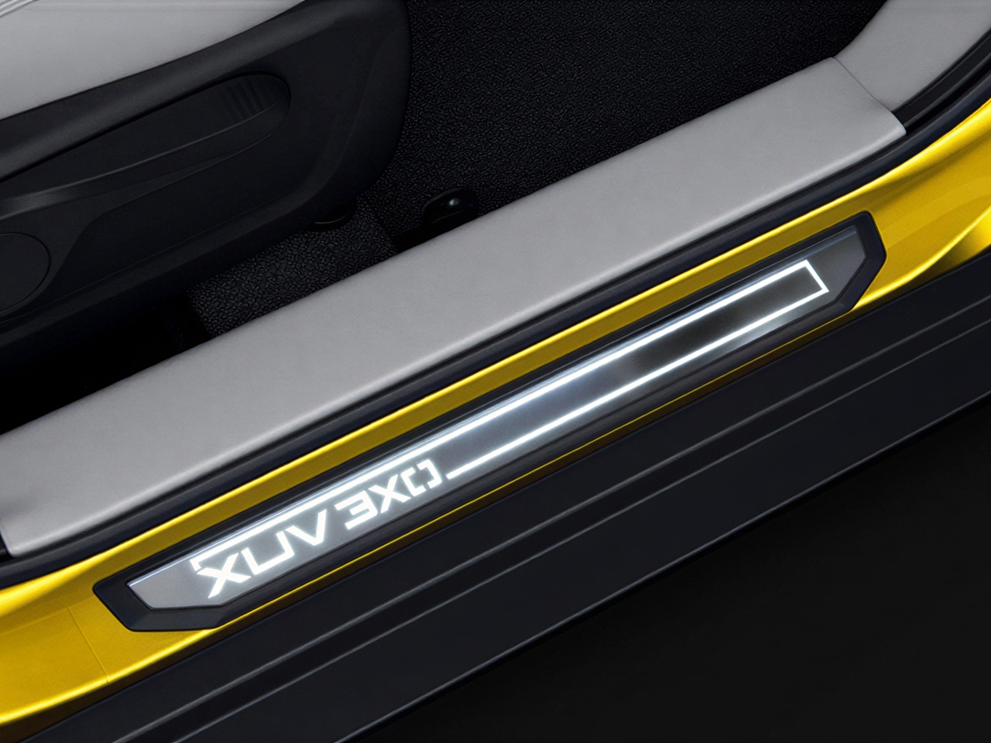 XUV 3XO - Illuminated Door Sill Protector Set